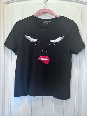 Biting Lip Rhinestone Winged Eyelashes Adorb Freckles Crop Tee Sz Medium